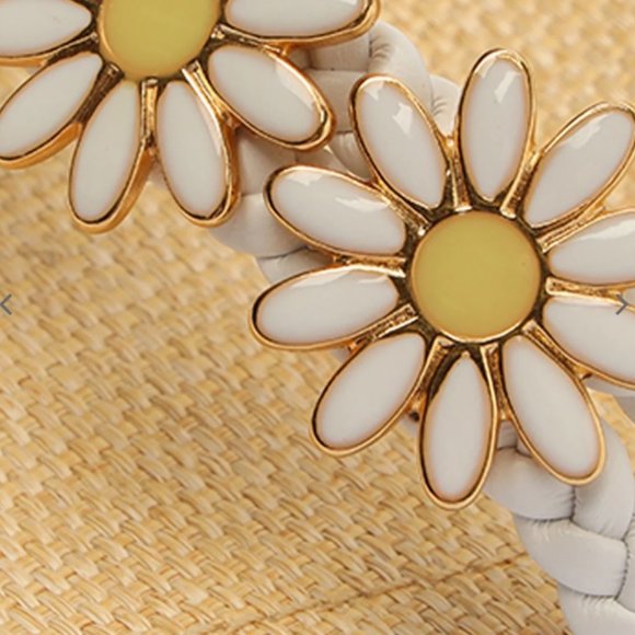 $89 NWT SCHUTZ White Daisy Leather Sandal - Picture 5 of 5